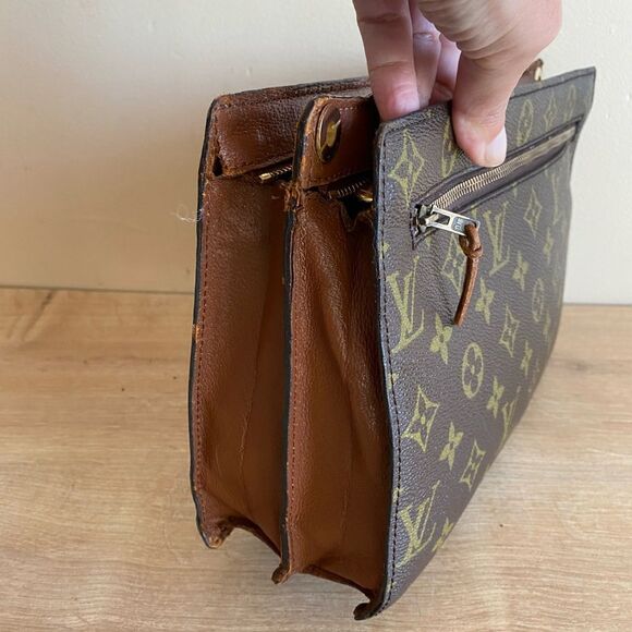 Authentic Louis Vuitton monogram clutch - Picture 5 of 9